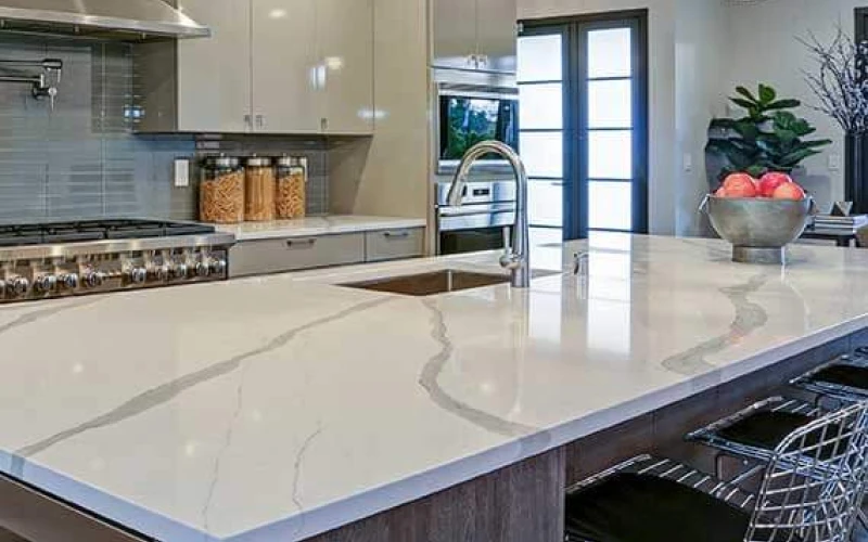 Calacatta quartz counter
